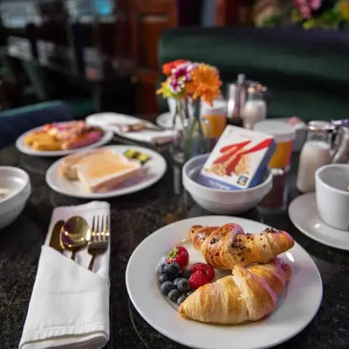 Breakfast @ 62